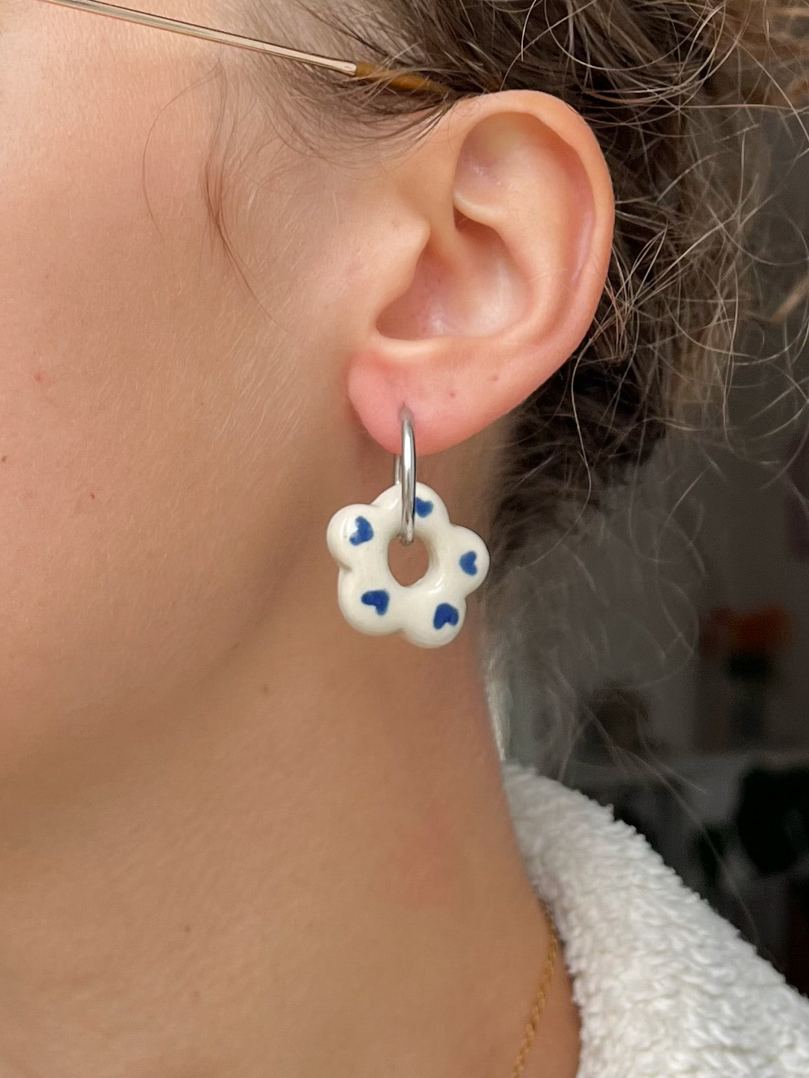 Boucles d’oreilles en céramique - fleur à motif