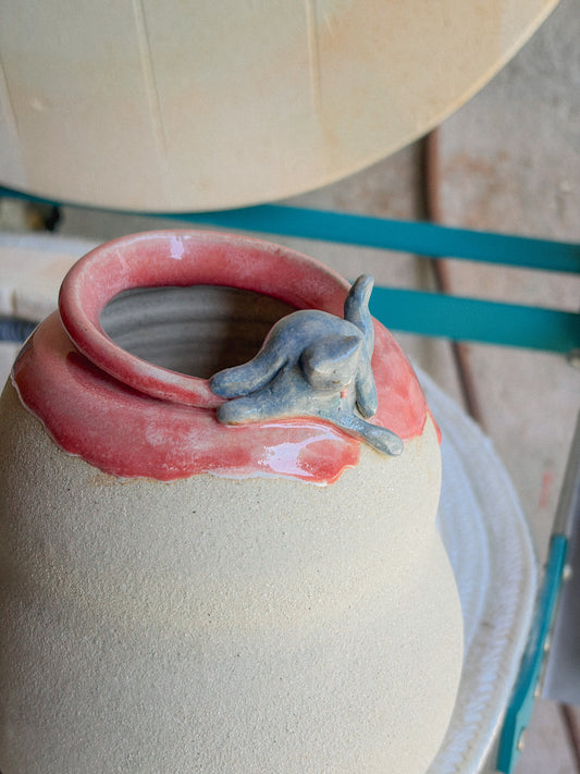 Vase artisanal en grès - chat modelé n°8