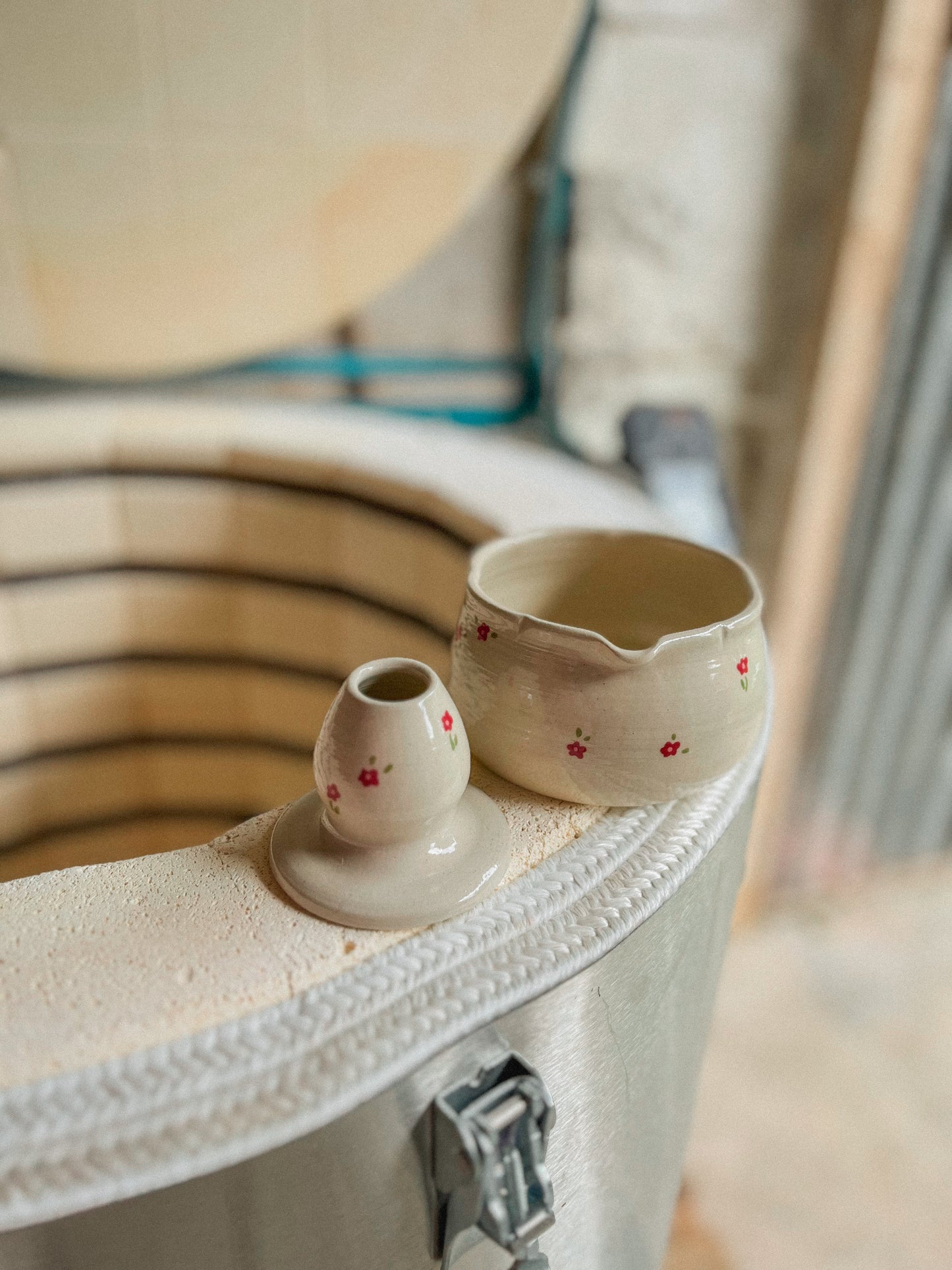 Set à matcha fleur - fleurs rouges