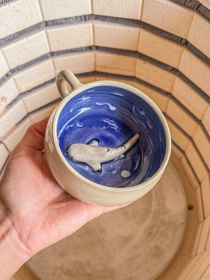 Tasse Océan bleu marine - Requin pointes noires
